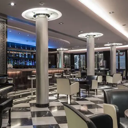 拉里奥斯室友酒店 酒店 4*